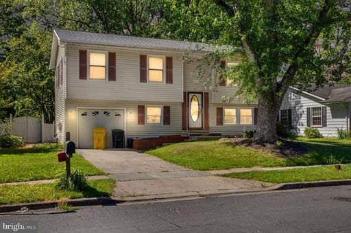 987 SUMMER HILL DRIVE - Photo 1