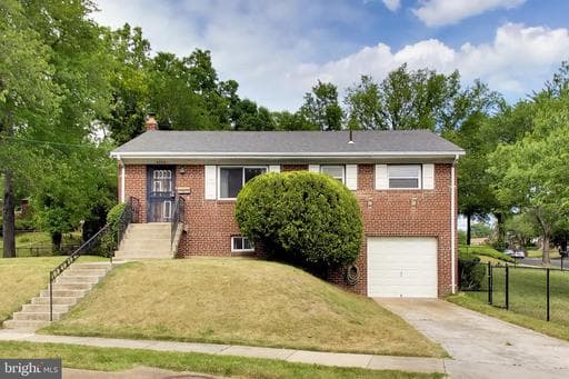 4206 LYONS STREET - Photo 1