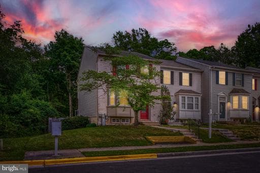 8201 HILLSBORO COURT - Photo 1