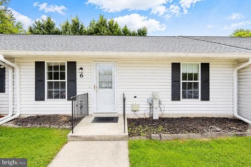 9250 CHERRY LANE 6 - Photo 1