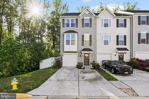 606 Landing Dr, Fredericksburg, VA 22405-1280, United States - Photo 1