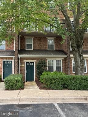 4075 CHESTERWOOD DRIVE 4075