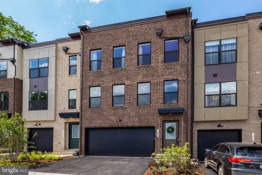 1622 FELLOWSHIP SQUARE - Photo 1