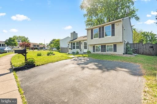 402 CRANBERRY COURT