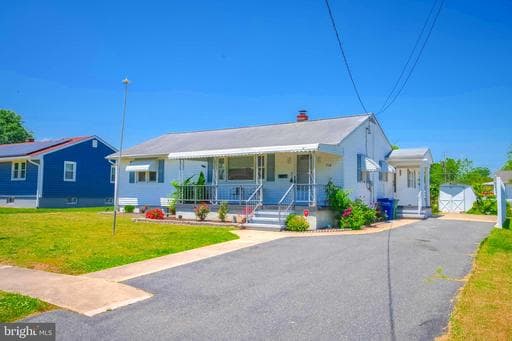708 WEBB STREET - Photo 1