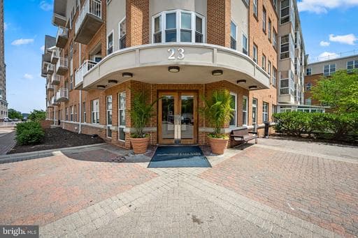 23 PIERSIDE DRIVE 221