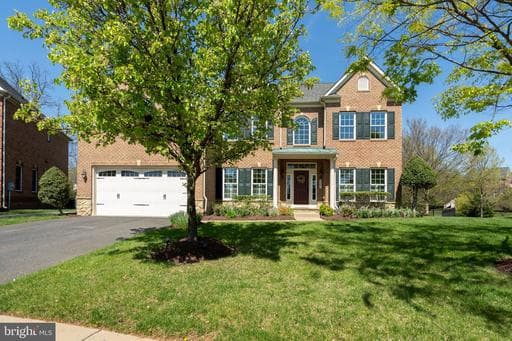 3961 Woodberry Meadow Dr, Fairfax, VA 22033-2498, United States - Photo 1