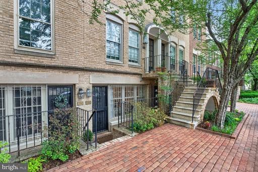 216 3RD STREET 28 - Photo 1