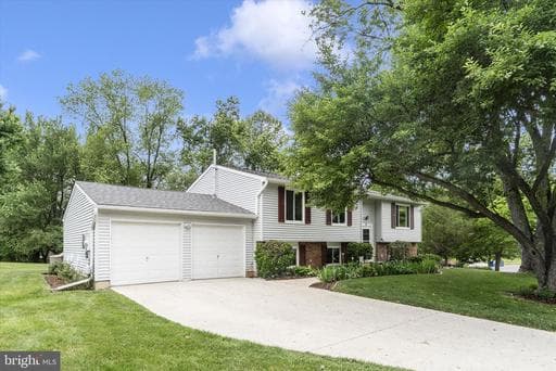 20 FRAMINGHAM COURT - Photo 1