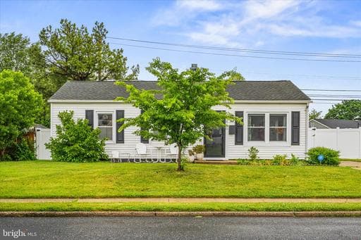 466 CARROLLTON DRIVE - Photo 1