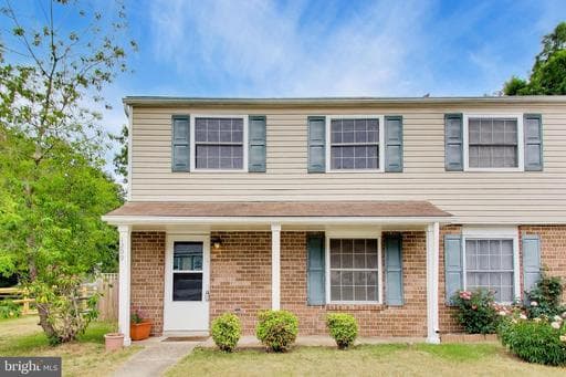 1209 BANNISTER CIRCLE - Photo 1