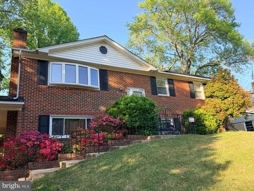 2402 JOSEPH DRIVE - Photo 1