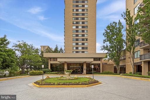 3709 S GEORGE MASON DRIVE 707 - Photo 1