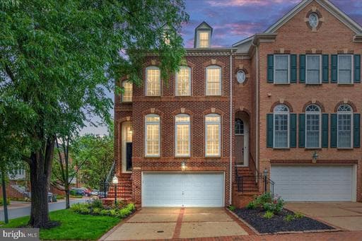 18541 Perdido Bay Ter, Leesburg, VA 20176-7464, United States - Photo 1