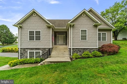 4302 HOWARD DRIVE - Photo 1