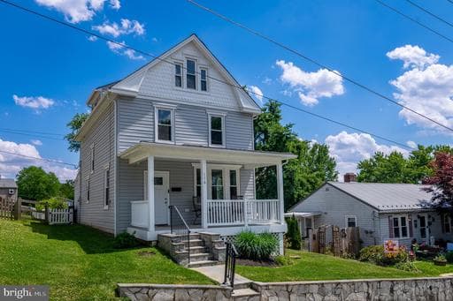 116 CENTRAL AVENUE - Photo 1