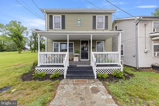 143 N WATER STREET - Photo 1