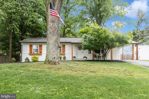 28513 WOODVIEW DRIVE - Photo 1