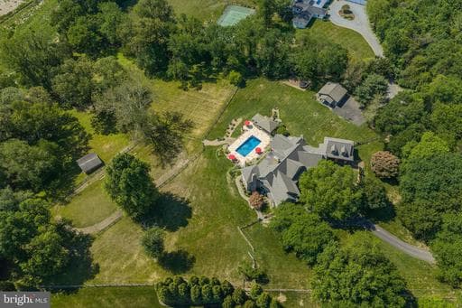 1017 WINDSWEPT DRIVE - Photo 1