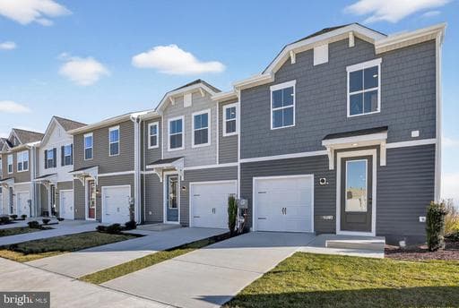 308 CLEMENT LOOP - Photo 1