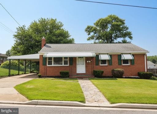 102 EMERSON AVENUE - Photo 1