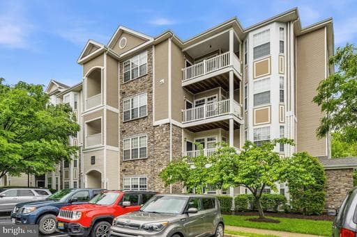 512 SUNSET VIEW TERRACE 202 - Photo 1