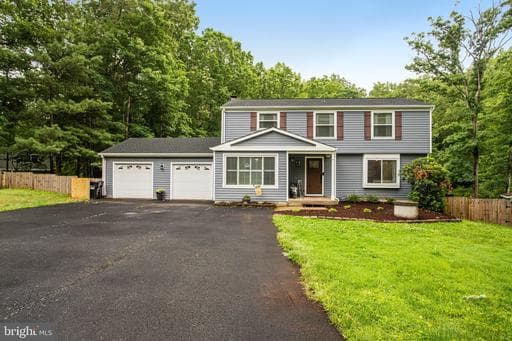8005 GRACIE DRIVE - Photo 1