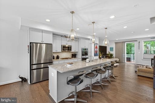 34 ENCLAVE COURT - Photo 1