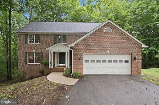 616 HICKORY CIRCLE - Photo 1