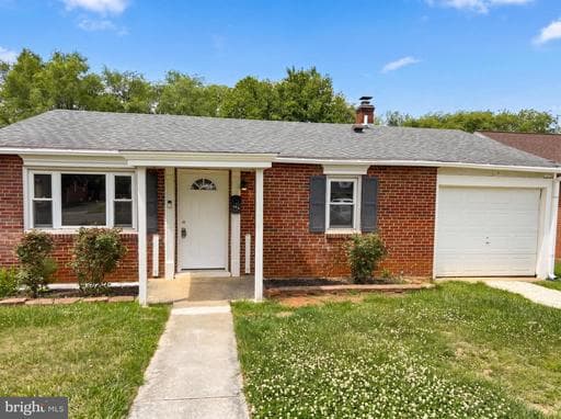 420 MANASSAS AVENUE - Photo 1