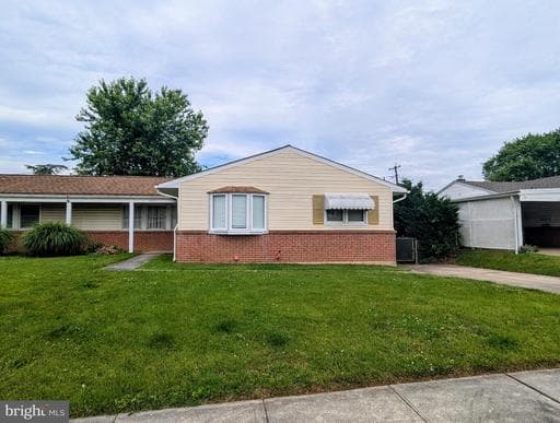 8421 HALLMARK CIRCLE - Photo 1