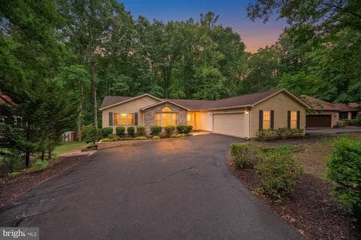 1011 EASTOVER PARKWAY - Photo 1