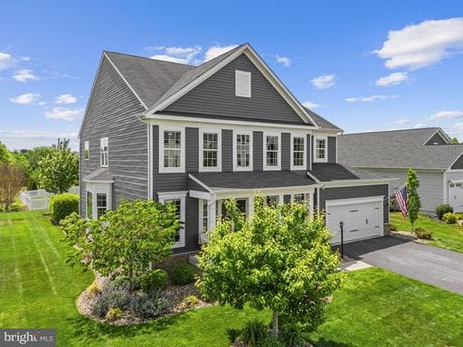 102 BLACKFORD DRIVE - Photo 1