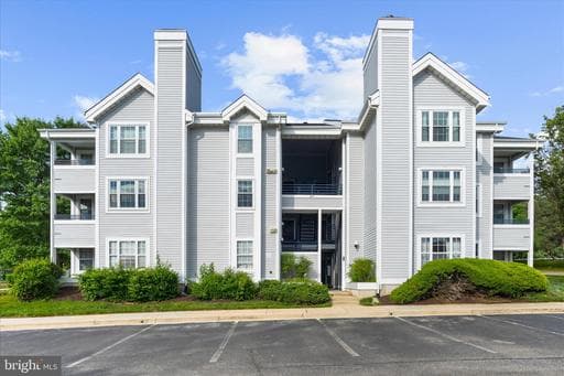 601 FOREST WALK LANE 204 - Photo 1