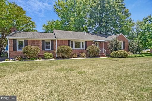 12815 THOMPSON DRIVE - Photo 1