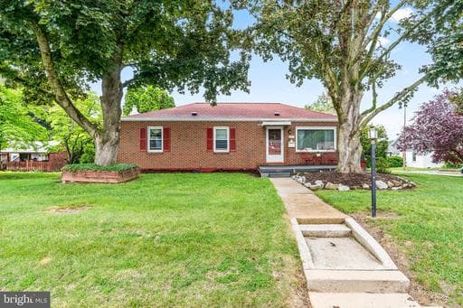 1103 MOLLER AVENUE - Photo 1