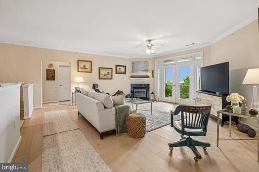 1601 Ladue Ct, Woodbridge, VA 22191-5546, United States - Photo 1