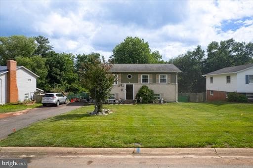 713 W HOLLY AVENUE - Photo 1