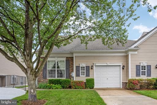 20 HIGHLANDER DRIVE - Photo 1