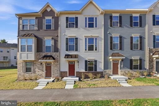 9417 Tall Oaks Ct, Montgomery Village, MD 20886-3175, United States - Photo 1