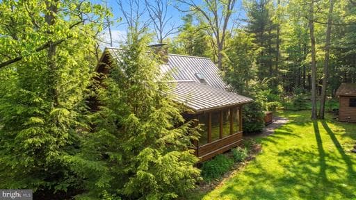 674 HAZELHURST ROAD - Photo 1