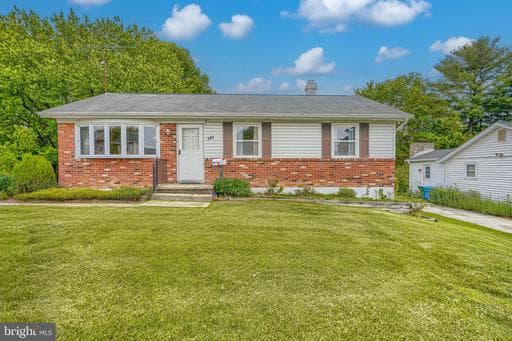 714 BAYBERRY ROAD - Photo 1
