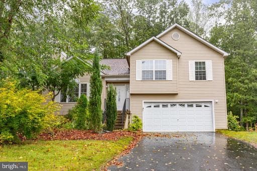53 BLOOMINGTON LANE - Photo 1