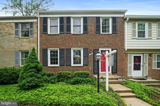 5 INGLESIDE COURT - Photo 1