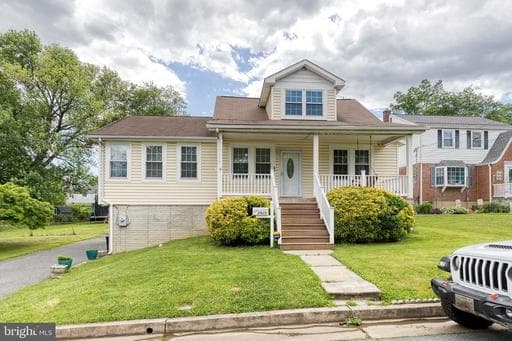 2905 ROBERN AVENUE - Photo 1