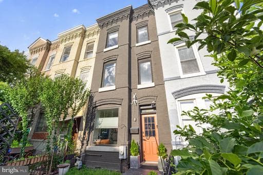 1023 6TH STREET