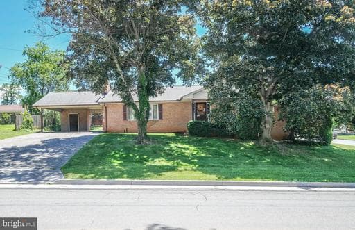 731 E STONEWALL DRIVE - Photo 1