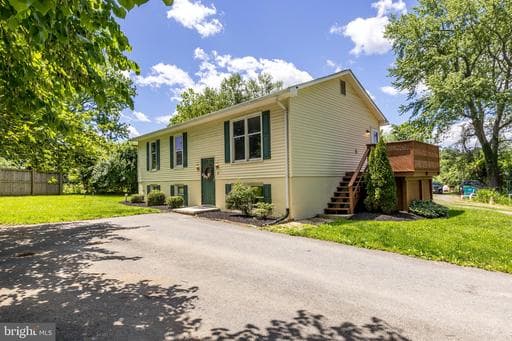 26 SULLIVAN - Photo 1