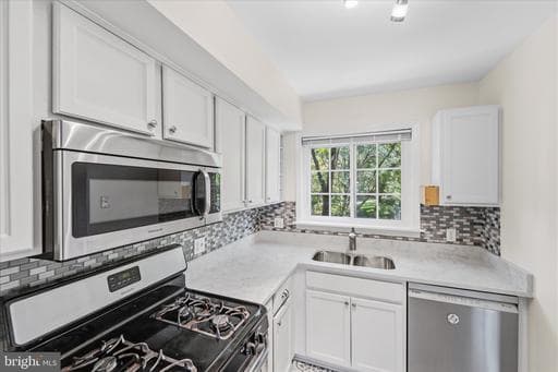3226 GUNSTON ROAD