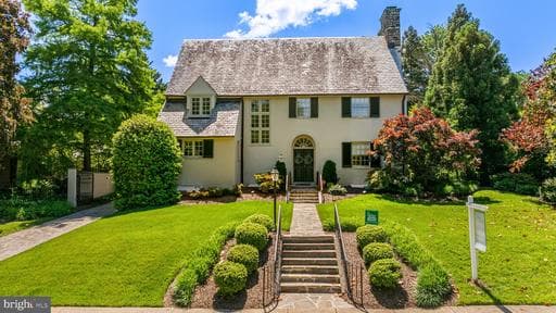 209 E HIGHFIELD ROAD - Photo 1